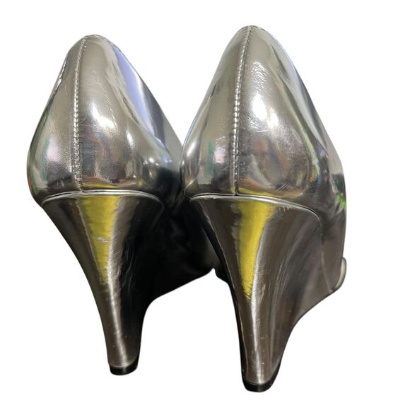 Michael Michael Kors Shoes Womens Size 9.5 Silver Metallic Wedge Heels Open Toe - Picture 4 of 12